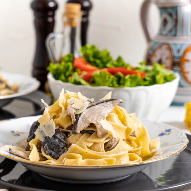 Creamy Mushroom Alfredo Pasta Recipe